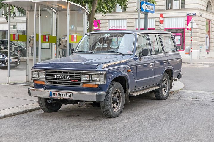 Toyota Land Cruiser J60, 1980–1990
